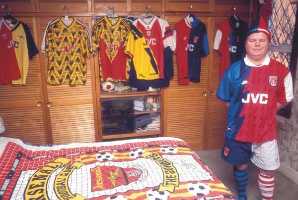 Football photo book. Life’s A Ball 90s: Zak Waters