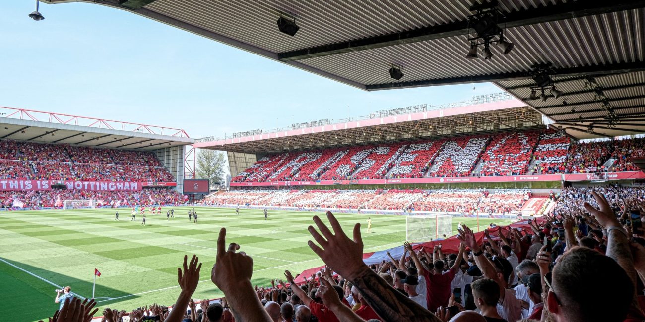 Nottingham Forest fans. Simon Bristow | OurGloriousBanners