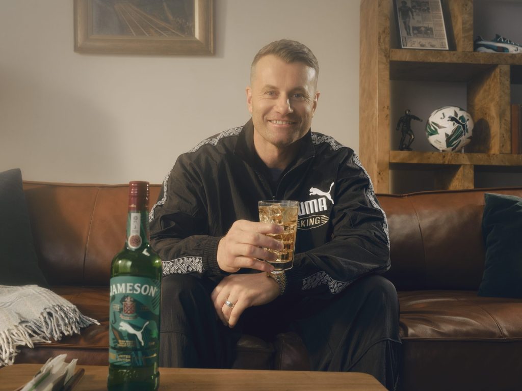 Jameson and PUMA come together to celebrate the
generational love that unites football fans