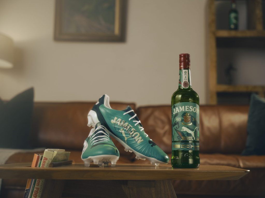 Jameson and PUMA come together to celebrate the
generational love that unites football fans