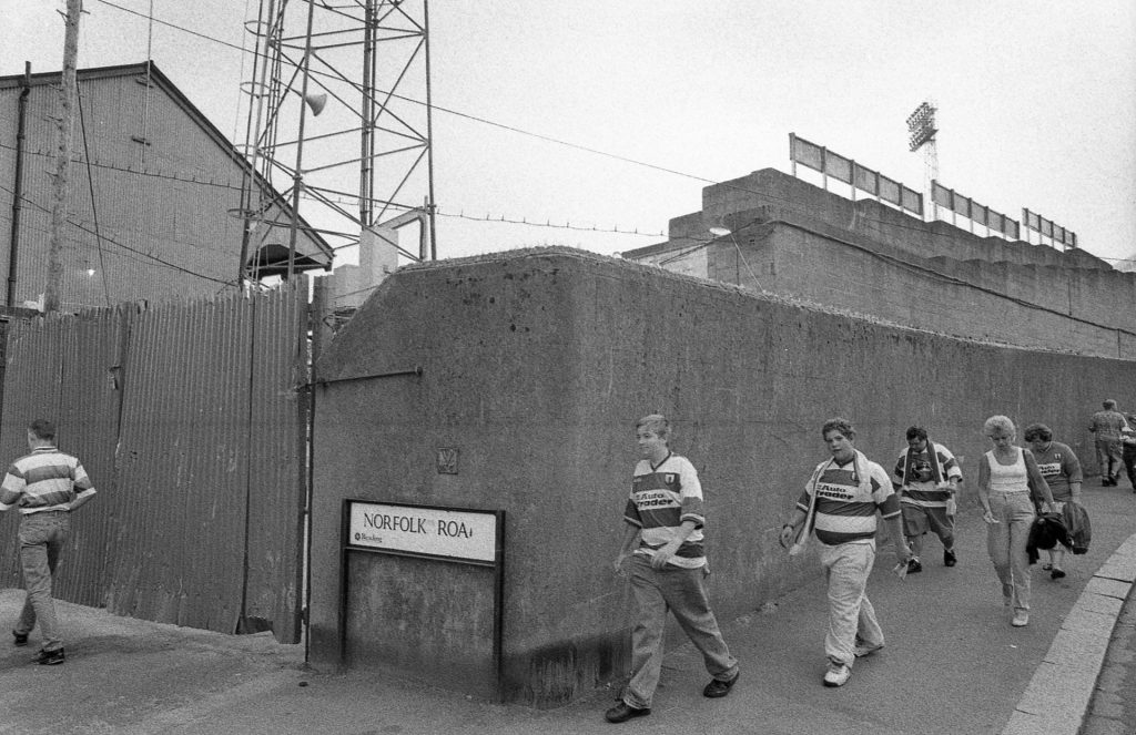 Elm Park, Reading versus Wycombe Wanderers. Tony Davis