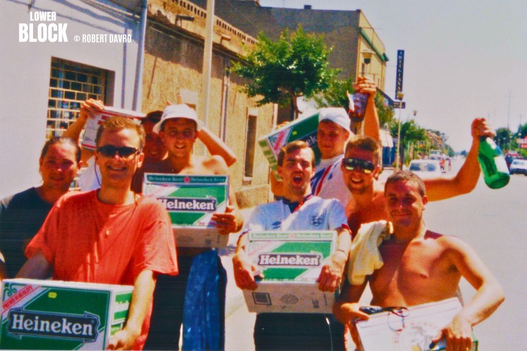 England Fans Italia 90 © Robert Davro