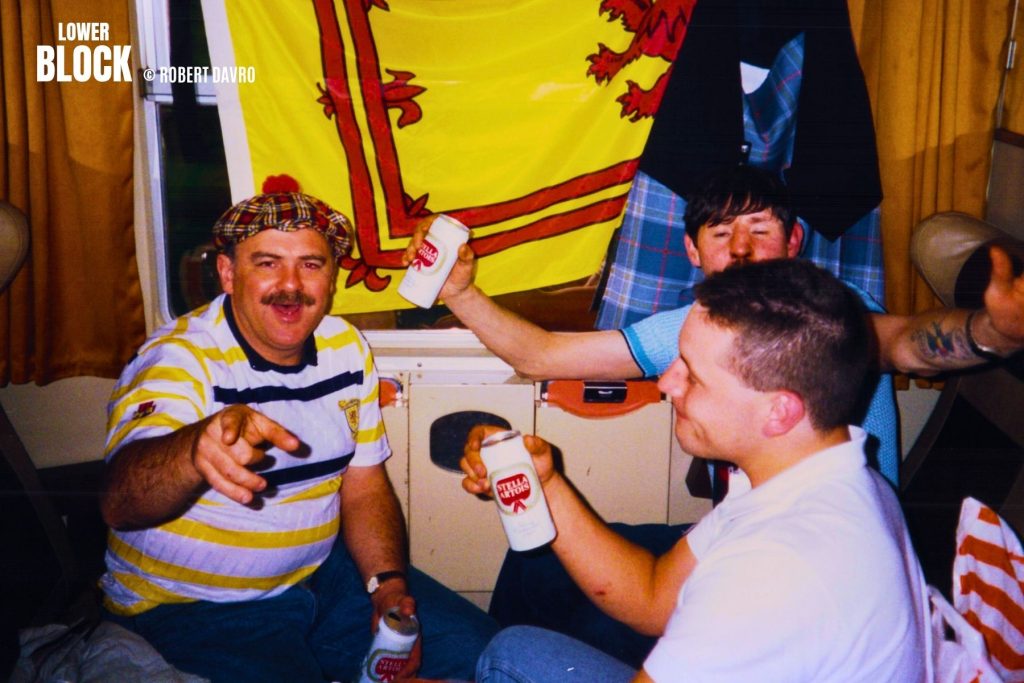England Fans Italia 90 © Robert Davro