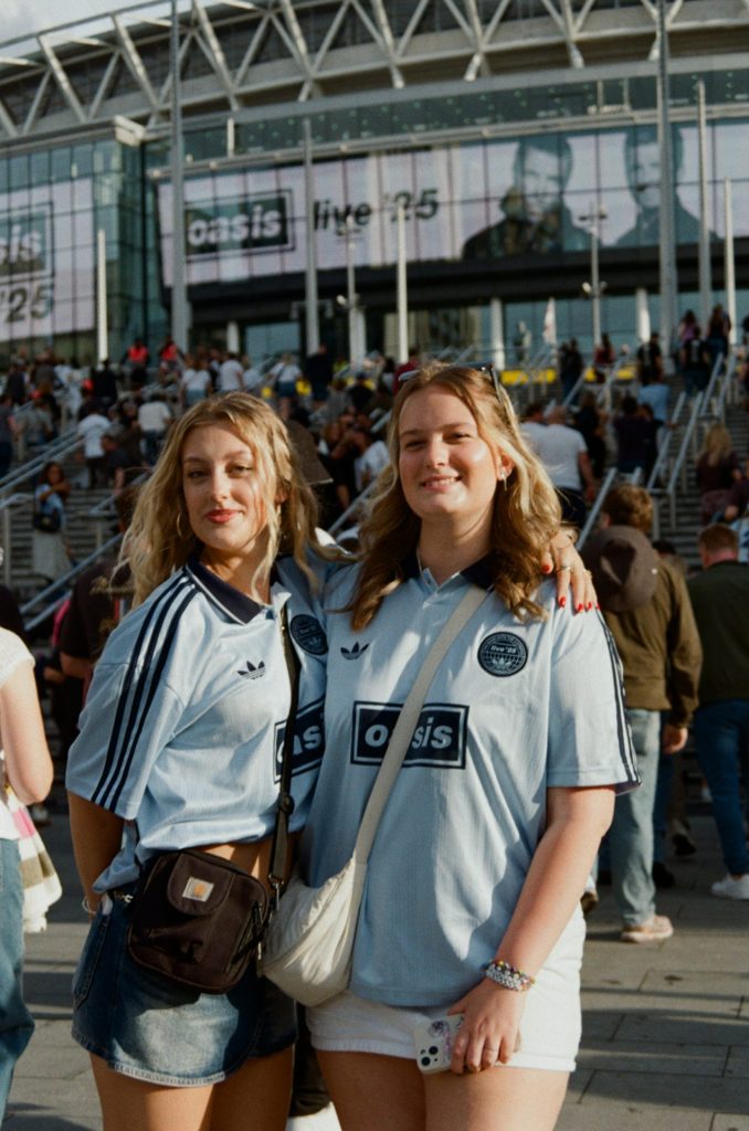 Oasis fans, Wembley Stadium