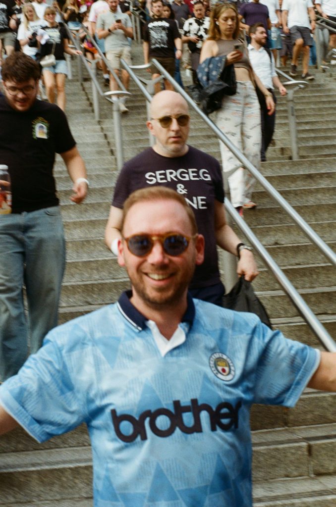 Oasis fans, Wembley Stadium
