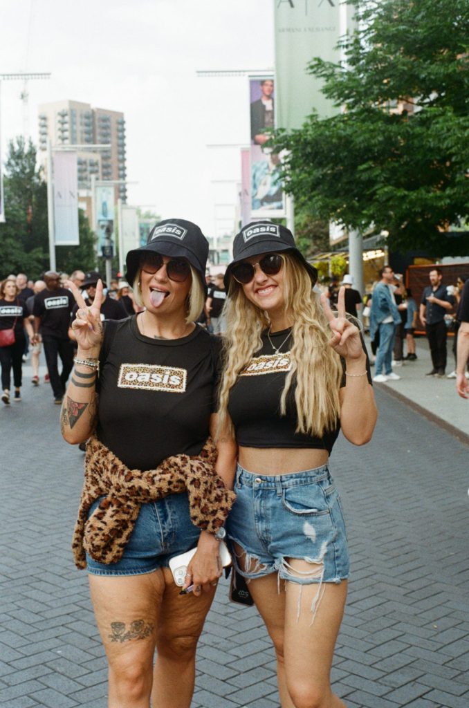 Oasis fans, Wembley Stadium