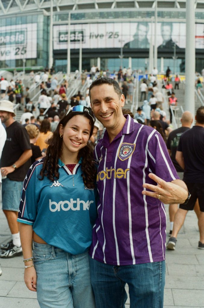 Oasis fans, Wembley Stadium