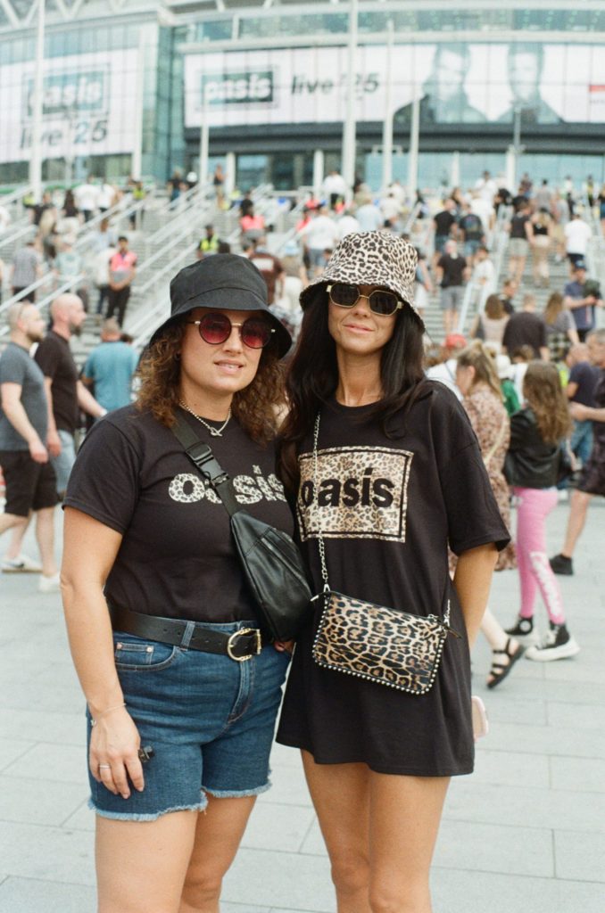Oasis fans, Wembley Stadium