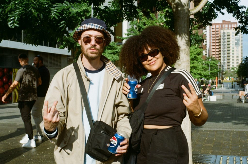 Oasis fans, Wembley Stadium