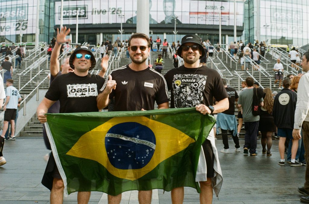 Oasis fans, Wembley Stadium