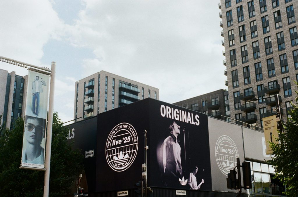Oasis fans, Wembley Stadium
