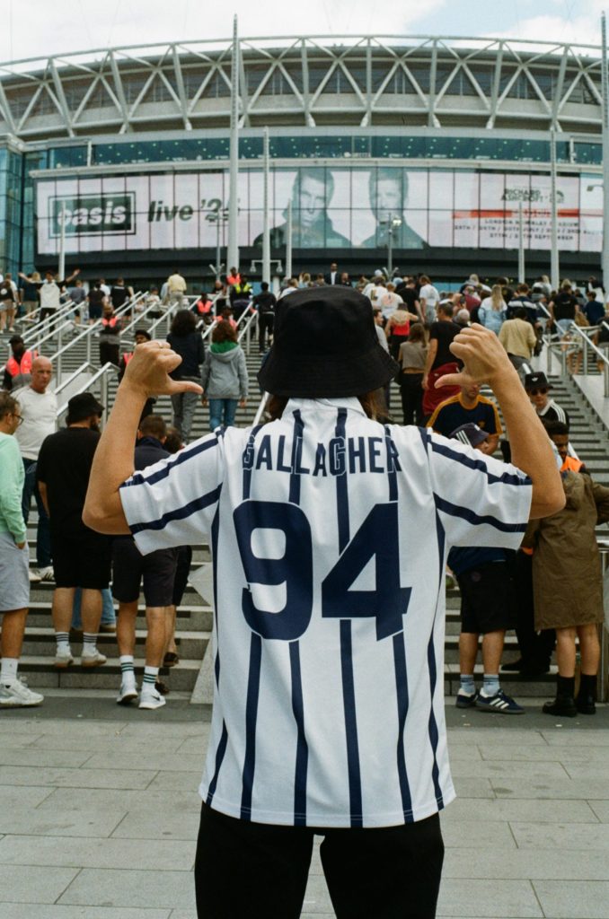 Oasis fans, Wembley Stadium