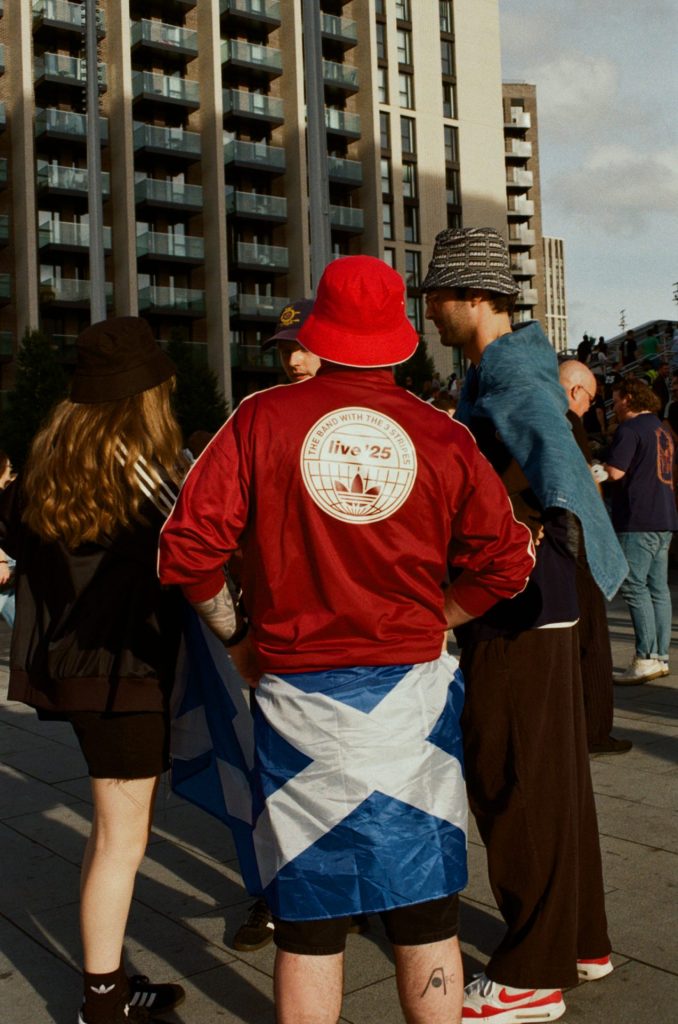 Oasis fans, Wembley Stadium
