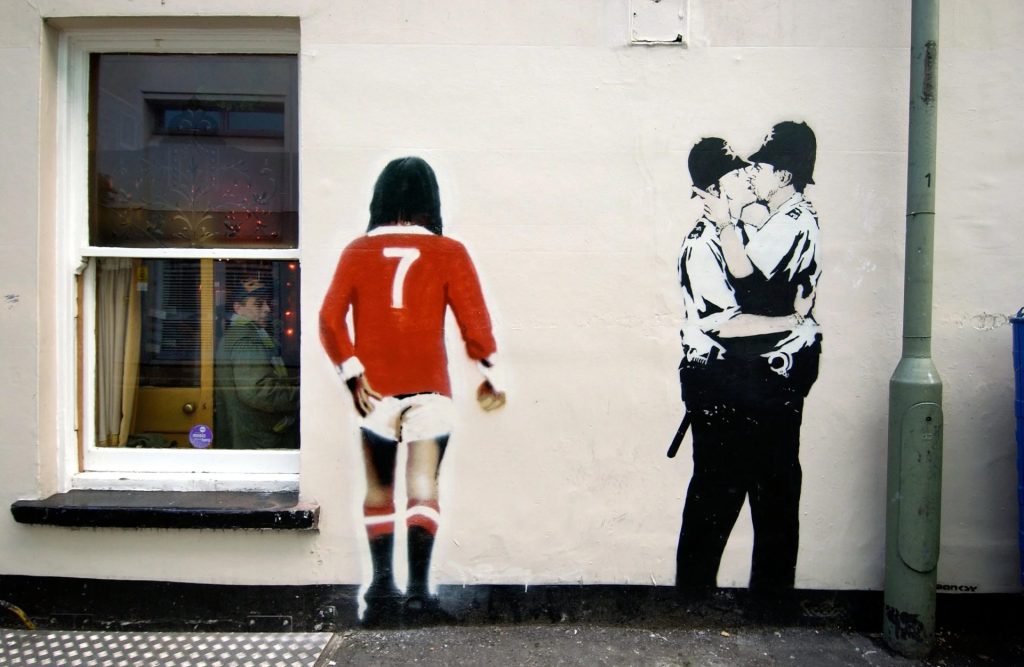 No.7 & Banksy's 'Kissing Policemen'
On the wall of The Prince Albert pub in Brighton
2007