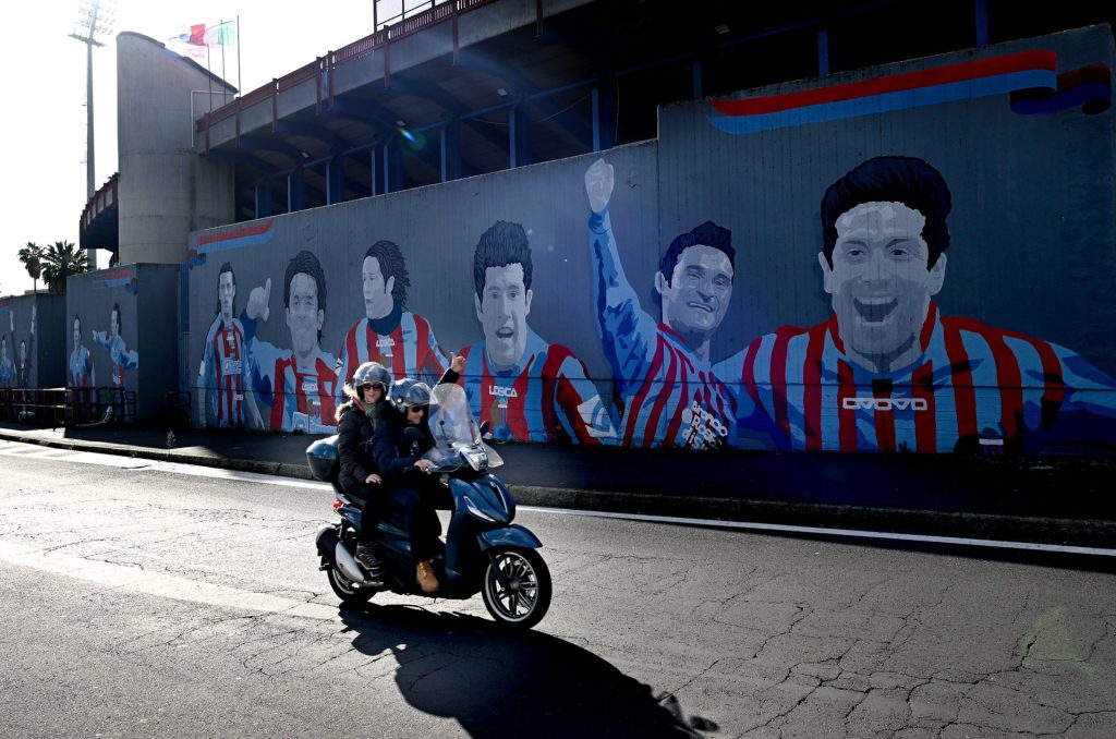 Burnley to Catania, Clive Lawrence Lower Block x 2Lab