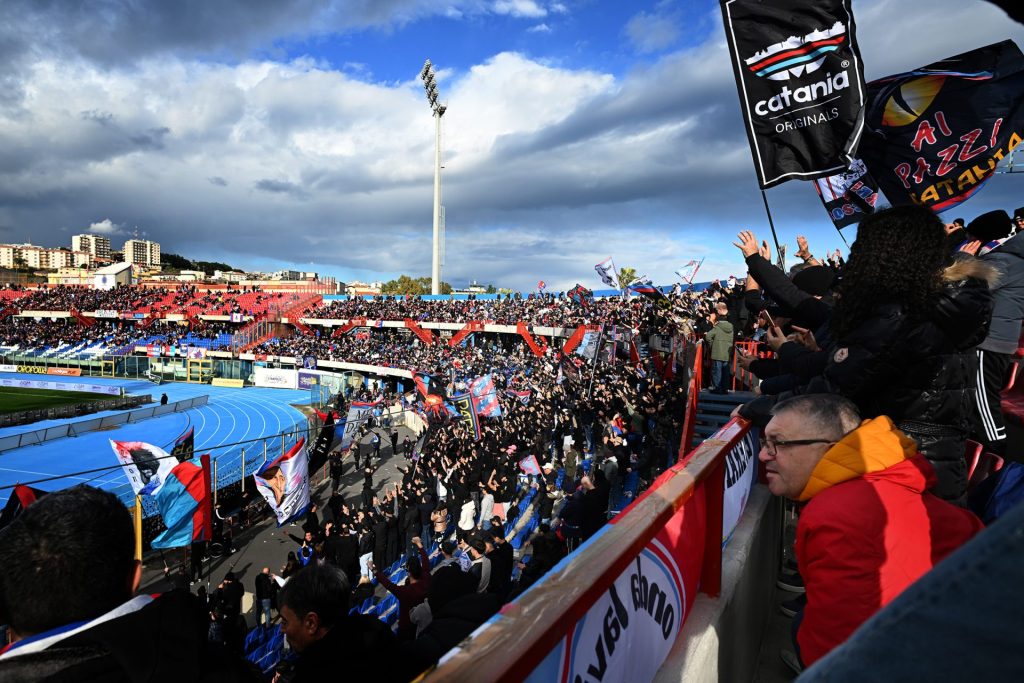 Burnley to Catania, Clive Lawrence Lower Block x 2Lab