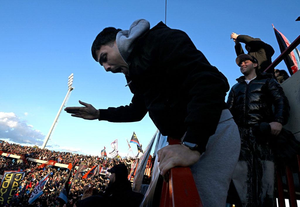 Burnley to Catania, Clive Lawrence Lower Block x 2Lab