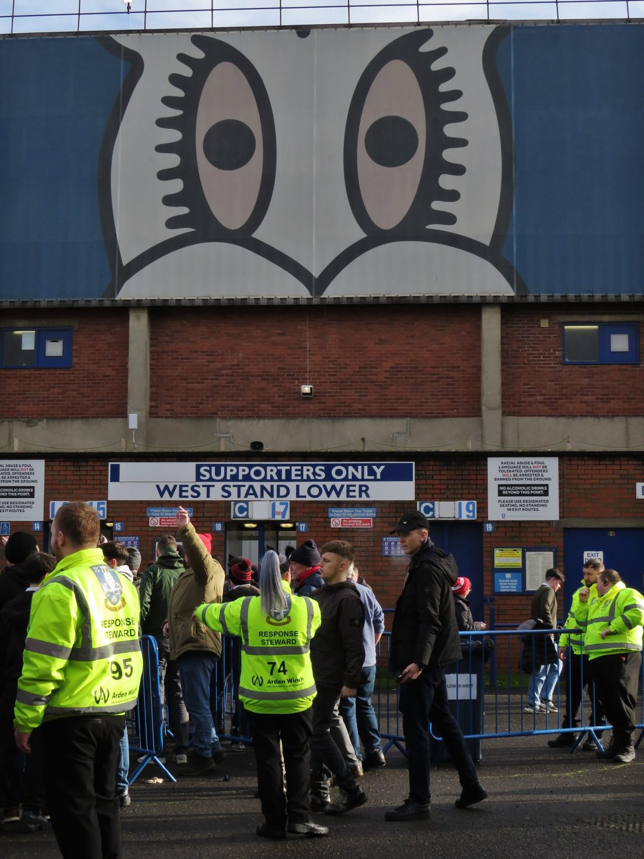 Sheffield Wednesday fans, Hillsborough Stadium © Proper Skint
