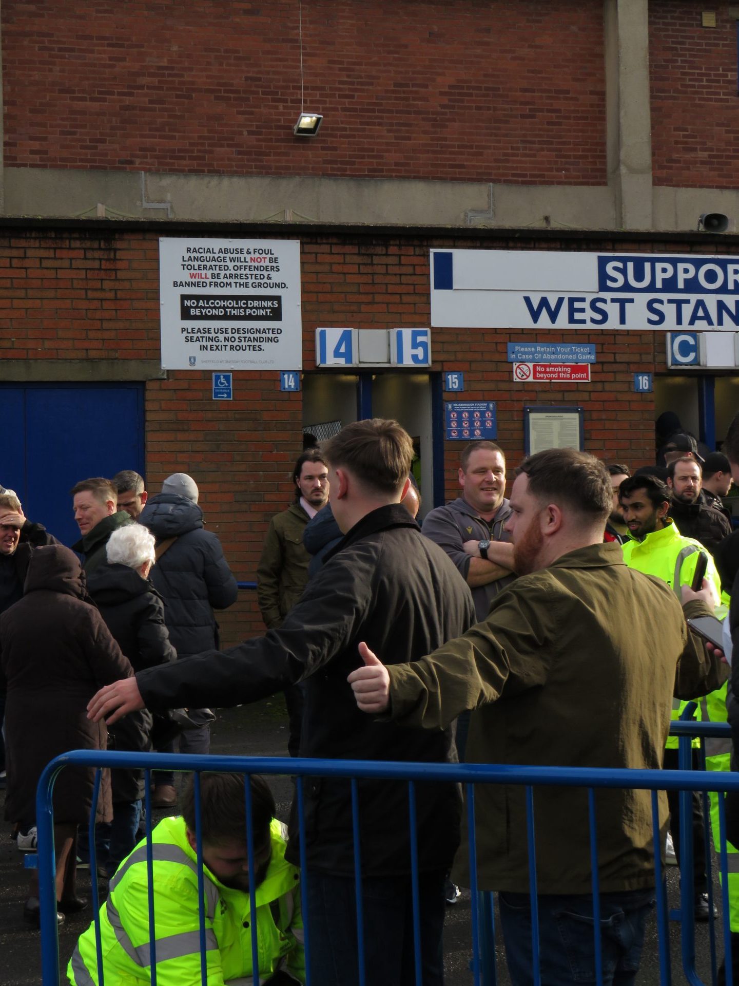 Sheffield Wednesday fans, Hillsborough Stadium © Proper Skint