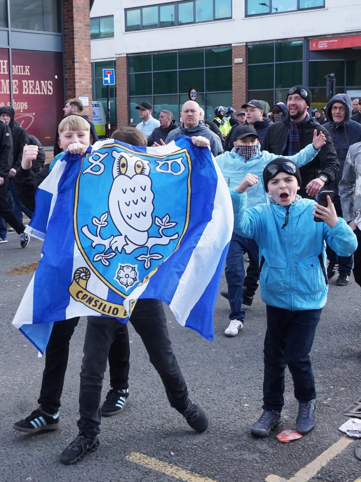 Sheffield Wednesday fans, Hillsborough Stadium © Proper Skint