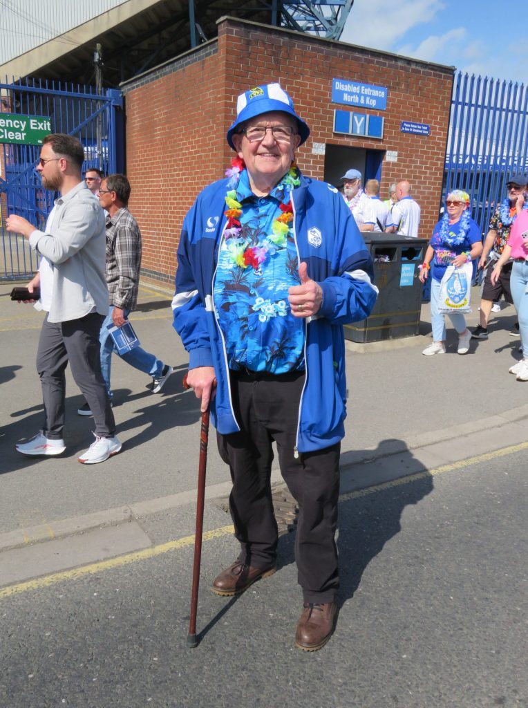 Sheffield Wednesday fans, Hillsborough Stadium © Proper Skint