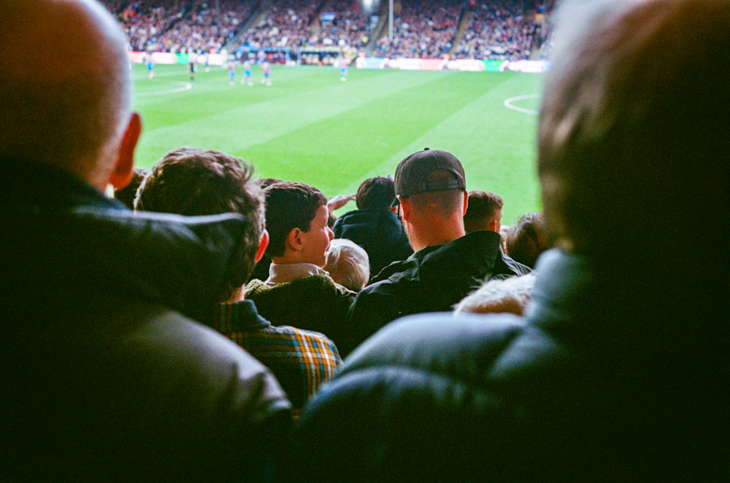 Brentford fans, Palace away. 2025-26 © Adam Rosenbaum