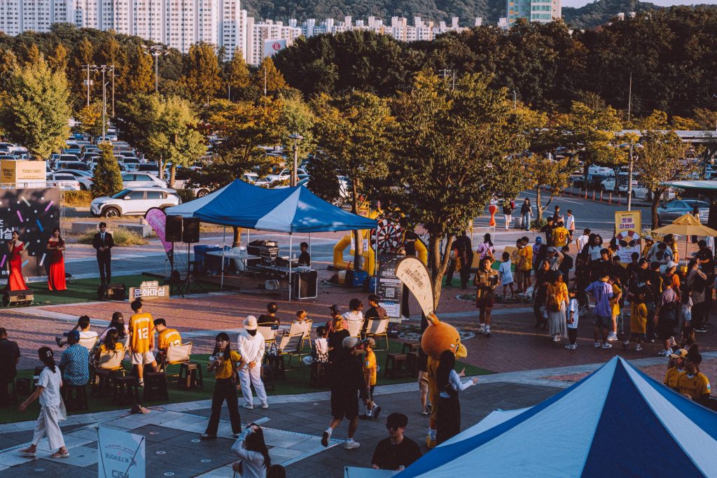 Gwangju FC: Korean Football Culture by Jason Min | Lower Block